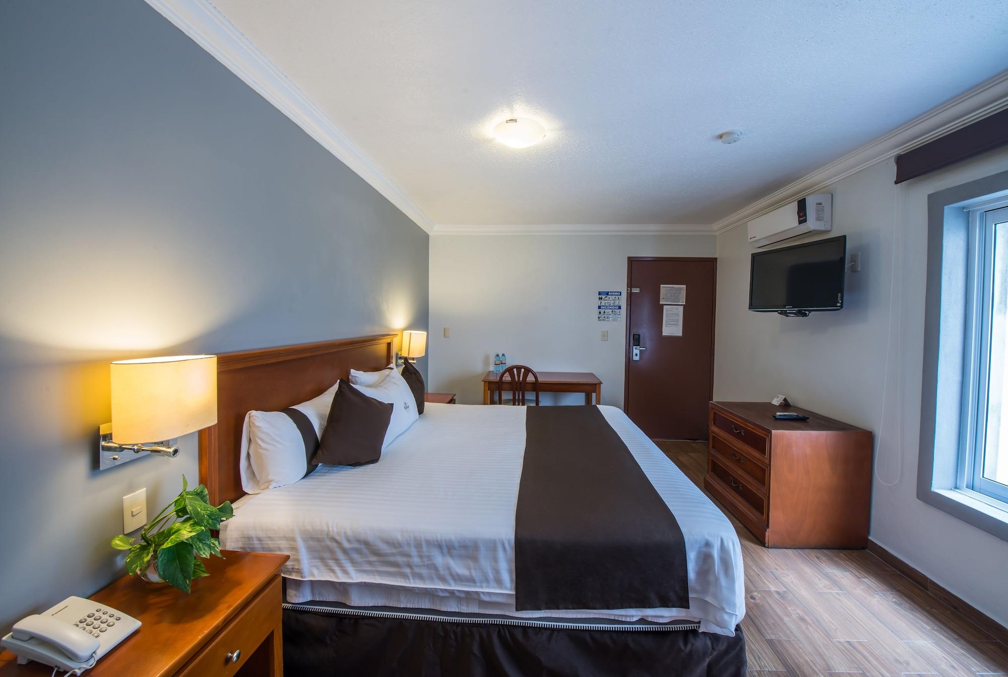 Del Marques Hotel And Suites 과달라하라 외부 사진