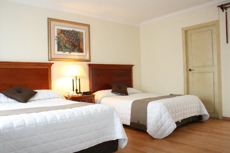 Del Marques Hotel And Suites 과달라하라 외부 사진